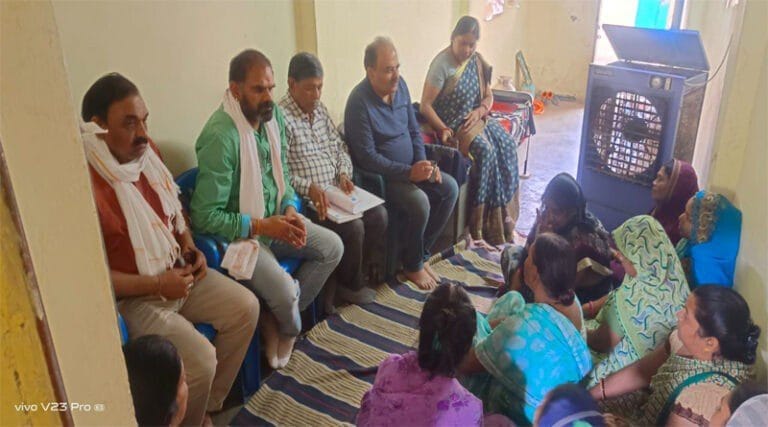 सेवा भारती महावीर मंडल की प्रताप नगर बस्ती में लोक मत परिष्कार ,जन जागरण अभियान की बैठक सम्पन्न हुई 14 sewa