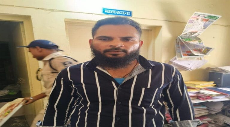 महिला से दुष्कर्म करने वाला थाना कोतवाली का फरार आरोपी गिरफ्तार 13 siknder