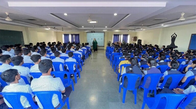 आरडी पब्लिक स्कूल के विद्यार्थियों को साल भर मिलेगा करियर गाइडेंस 10 RD