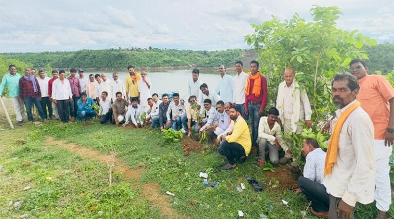 घोघरी जलाशय पर किया पौधा रोपण एक पेड मॉ के नाम अभियान के तहत शामिल हुए जिलाध्यक्ष 22 bjp