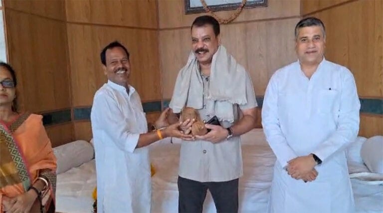 नेता प्रतिपक्ष उमंग सिंघार का डागा हाउस बैतूल में भव्य स्वागत 5 daga
