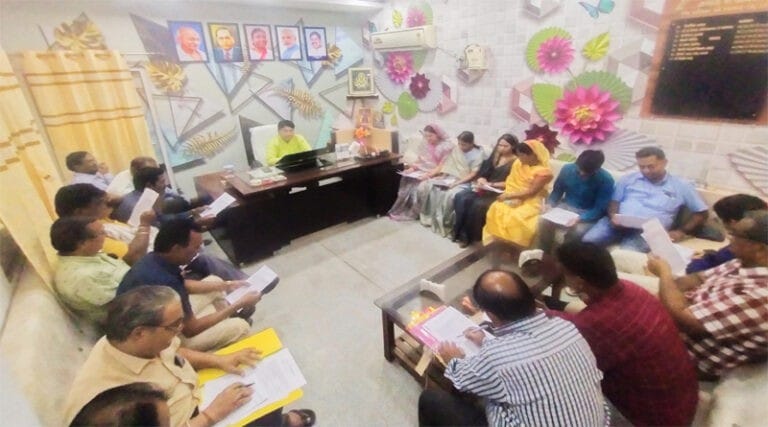 पीआईसी की बैठक : शहर के चौराहों और पार्कों का होगा सौंदर्यीकरण,तालकटोरा स्टेडियम में बनेगी दर्शकदीर्घा 13 pic
