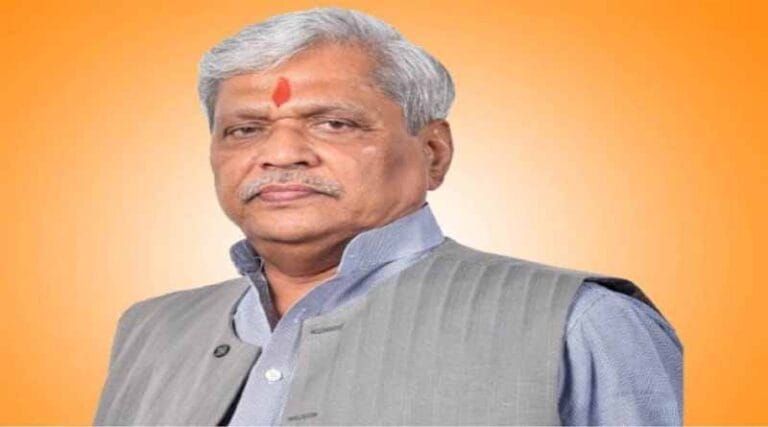 पूर्व सांसद श्री झा के निधन पर मंत्री श्री शुक्ला ने किया शोक व्यक्त 11 jha