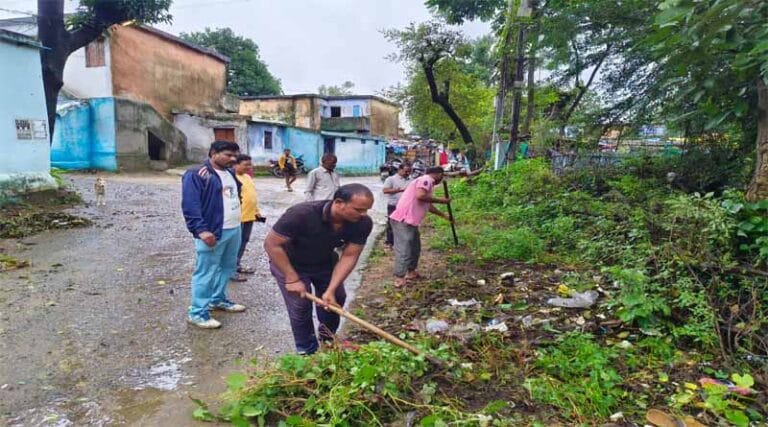 "सफाई अपनाओ बीमारी भगाओ" नगर पालिका ने चलाया जागरूकता अभियान 6 nsgsr