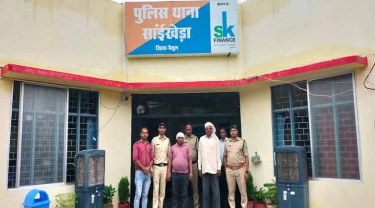 सांईखेड़ा पुलिस ने गौवंश की तस्करी करने वाले दो आरोपियों को किया गिरफ़्तार 3 sai