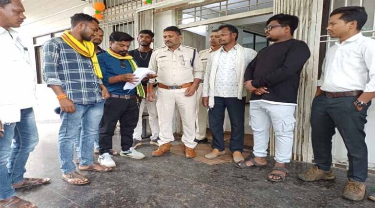 भैंसदेही में 20-25 बदमाशों ने आदिवासी युवक को पीटा, जयस ने दी आंदोलन की चेतावनी 7 bhain