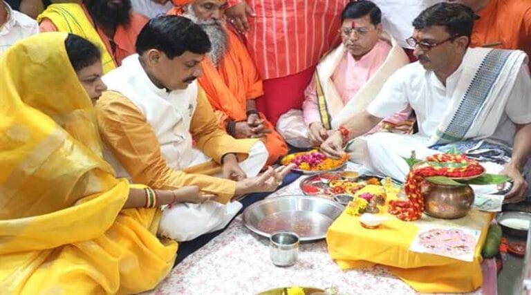 भगवान श्रीकृष्ण की मुख्यमंत्री डॉ.यादव ने सांदीपनी आश्रम में की सपत्निक पूजा-अर्चना 18 cm