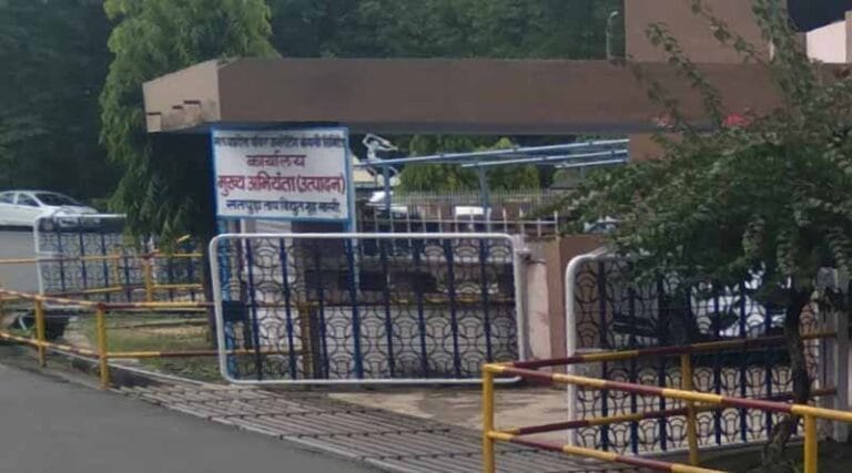 श्रम विभाग का जांच दल पहुंचा सतपुड़ा प्लांट, देर शाम तक चलती रही कार्रवाई 18 mpeb