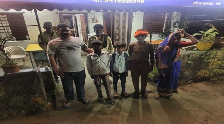 दो गुमशुदा बालकों को शाहपुर पुलिस द्वारा 6 घंटे में खोजकर परिजनों के सुपुर्द किया गया 13 bhoura