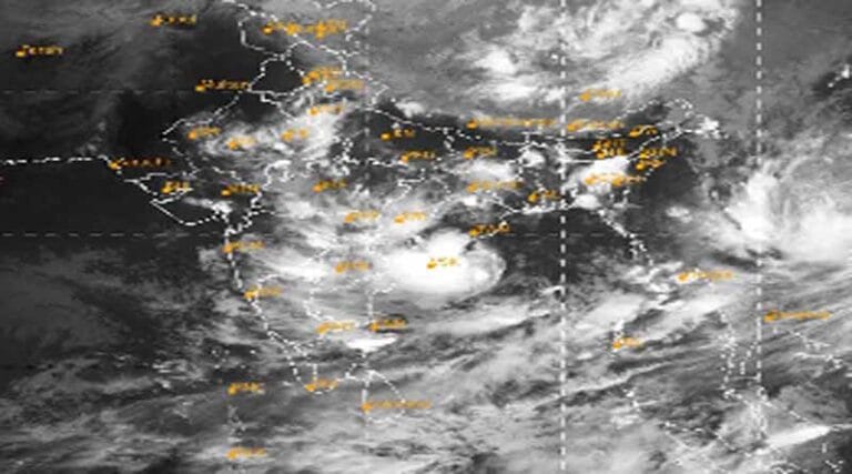 48 घंटे एक्टिव रहेगा मानसून 17 जिलों में झमाझम बारिश का अलर्ट 16 mousam
