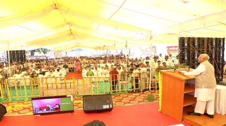 भारिया जनजातीय समुदाय के संवाद कार्यक्रम को राज्यपाल श्री पटेल ने किया संबोधित 13 rajy