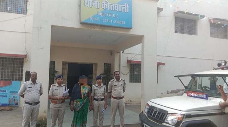 देवर की सुपारी दे कर हत्या कराने वालीफरार आरोपी महिला गिरफ्तार 1 aropiya