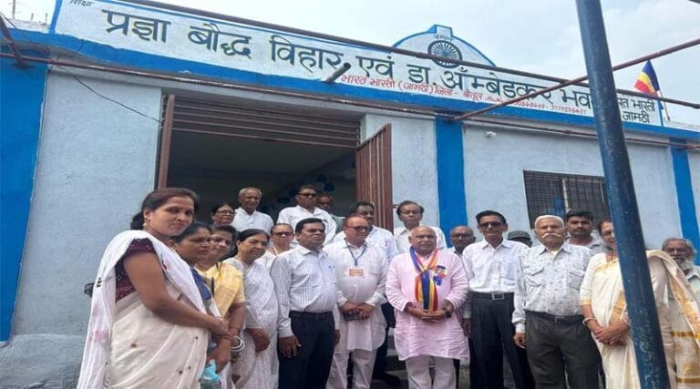 विधायक हेमंत खंडेलवाल प्रज्ञा बौद्ध विहार पहुंचे, अंबेडकर भवन निर्माण हेतु पाँच लाख रुपए देने की घोषणा की 1 bihar