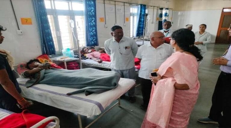 बैतूल - घोड़ाडोंगरी विधायक ने अस्पताल पहुंचकर ली घायलों के स्वास्थ की जानकारी 8 hemant