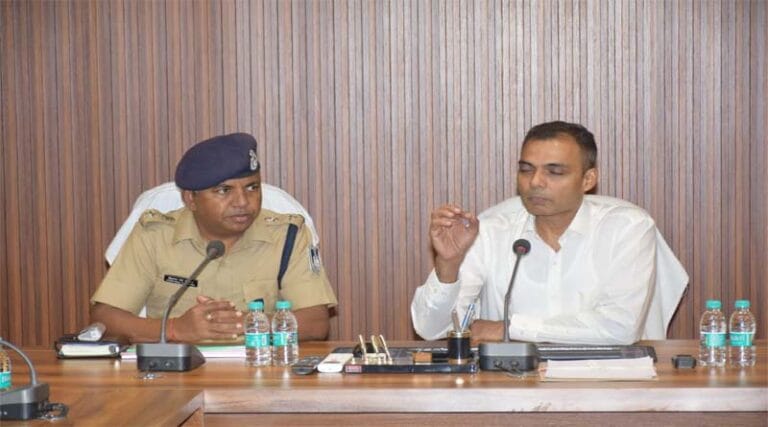 पुलिस महानिरीक्षक नर्मदापुरम द्वारा बैतूल जिले का औचक निरीक्षण, सुरक्षा व्यवस्था का जायजा लिया 7 ig