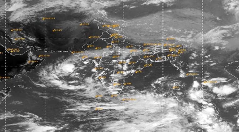 अगले 48 घंटों के दौरान अतिवर्षा 25 mousam