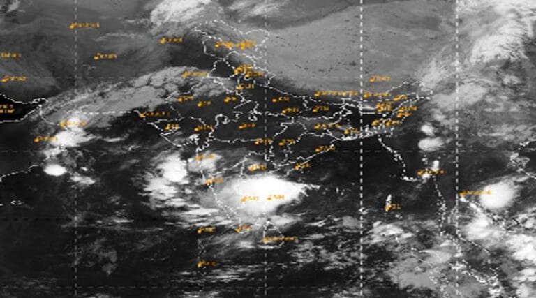 एक दर्जन से ज्यादा जिलों में बारिश होने का अनुमान -यहाँ बरसे ओले, जानिए कब तक बिगड़ा रहेगा मौसम 25 mousam