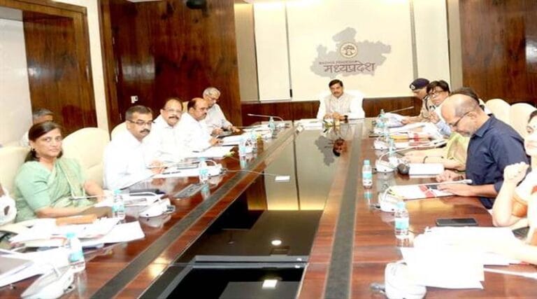 विद्युत महाप्रबंधक सहित 11 अधिकारी और कर्मचारी निलंबित 5 nilambit