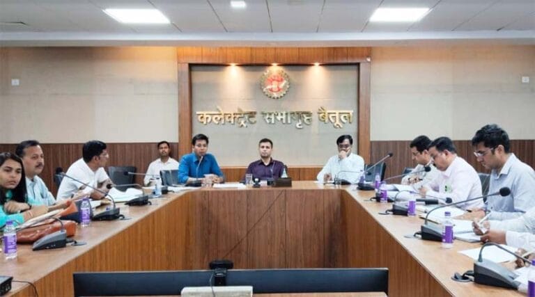 दिसंबर माह के अंत तक "हर घर नल से जल" पहुंचाने का लक्ष्य शत प्रतिशत प्राप्त करें -कमिश्नर श्री तिवारी 21 pran
