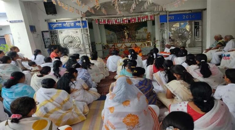 करुणा बुद्ध विहार में वर्षावास का किया समापन 12 pryavas