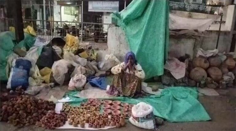 रेहड़ी पटरी पर अस्थायी रूप से व्यवसाय करने वाले छोटे व्यवसायियों को तोहफा - नहीं देना होगा बाजारी कर और शुल्क 13 rehadi