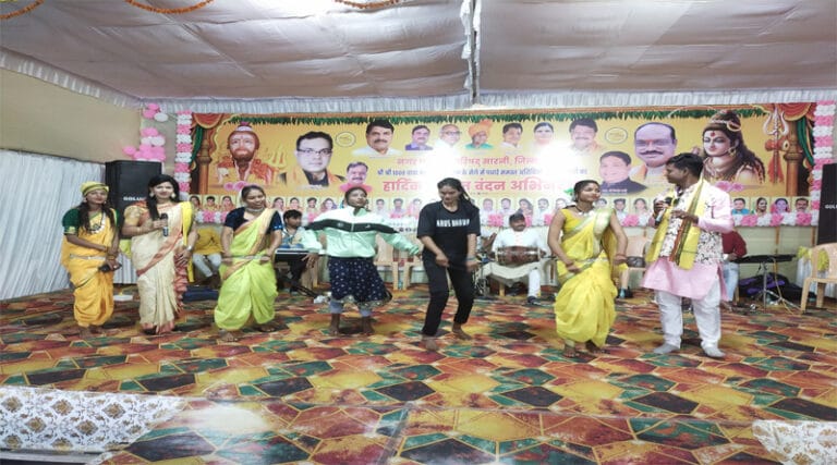 मठारदेव बाबा के मेले में आदिवासी लोकनृत्यों पर झूमे श्रद्धालु, आज होगा भूले बिसरे गीतका आयोजन 13 gondi