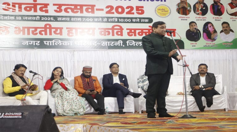 बाबा मठारदेव के मेले में आनंद उत्सव के तहत अखिल भारतीय हास्य कवि सम्मेलन का आयोजन, देर रात तक कवियों ने श्रोताओं को गुदगुदाया 15 kavi