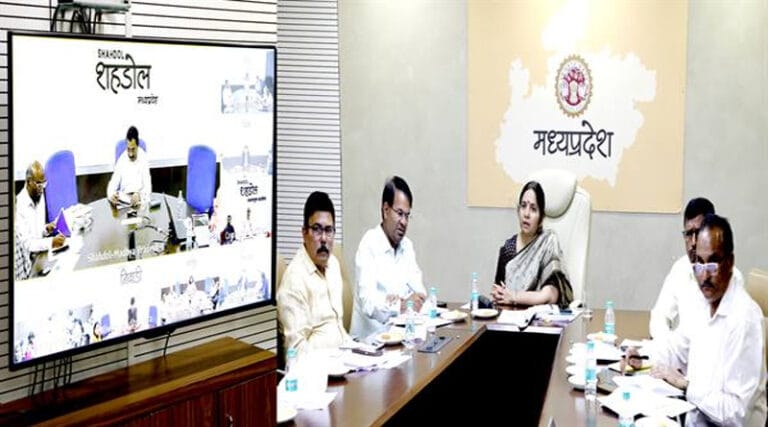 किसानों को उपार्जित गेहूं का भुगतान समय पर करें -प्रमुख सचिव श्रीमती रश्मि अरूण शमी 16 aryuna