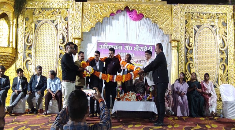 प्रधान जिला एवं सत्र न्यायाधीश प्राणेश कुमार प्राण को अधिवक्ता संघ भैंसदेही ने दी भावभीनि बिदाई 24 pran