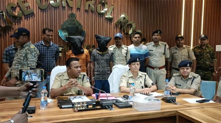 व्यवसायी की गोली मारकर हत्या के सनसनीखेज मामले का खुलासा दो गिरफ्तार 15 gg
