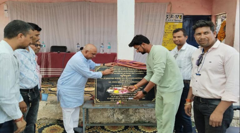 युवाओं को रोजगार दिलाने जिले में स्थापित किए जायेगें बडे उद्योग- हेमन्त खण्डेलवाल 7 hemant