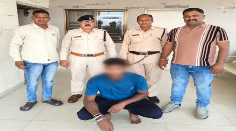 कुख्यात बदमाश अवैध देशी पिस्टल के साथ गिरफ्तार 1 karan