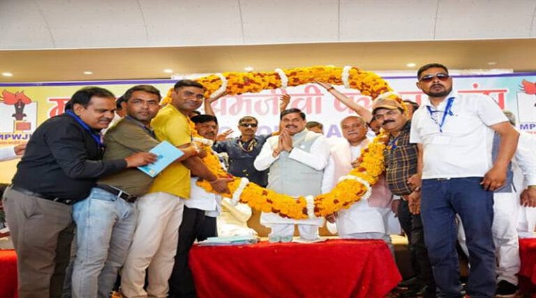पत्रकार हैं लोकतंत्र के सच्चे सेनानी : मुख्यमंत्री डॉ. यादव 14 ptrakar
