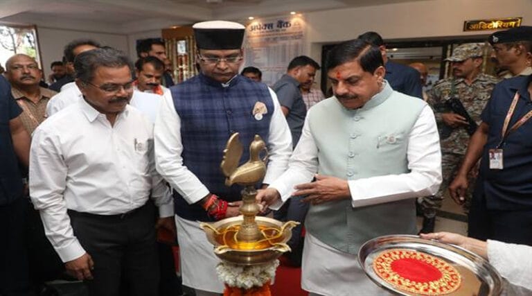 सहकारिता आंदोलन को आगामी 4 वर्ष में नए मुकाम पर पहुंचाएंगे : मुख्यमंत्री डॉ. यादव 17 sarang
