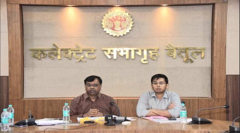आयुष्मान कार्ड बनाने में प्रगति लाएं, लापरवाही पर बीएमओ के विरुद्ध होगी सख्त कार्रवाई 22 sury
