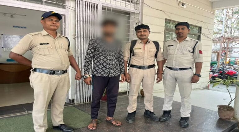 डरा-धमकाकर जबरन दुष्कर्म करने वाला आरोपी युवक गिरफ्तार 13 ritik