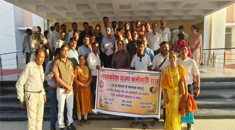 गर्मी में बच्चों को राहत देने स्कूल समय में बदलाव की मांग 20 shikshak