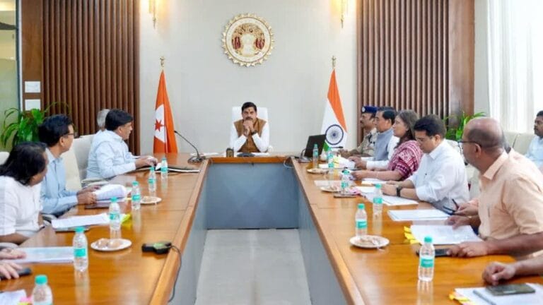 प्रदेश के 5 शहरों में होगी मॉक ड्रिल, 4 बजे बजेगा सायरन, मोहन यादव ने ली बैठक 11 IMG-20250506-WA0088
