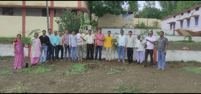 हायर सेकंडरी स्कूल चिल्कापुर में वृक्षारोपण कार्यक्रम सम्पन्न 1 Screenshot_20250622-042025