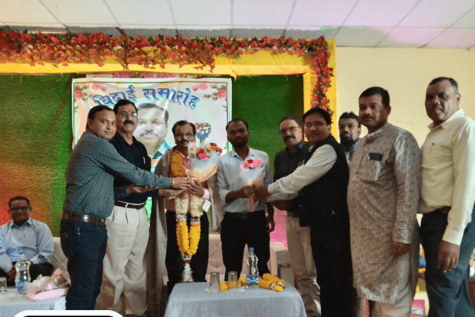 डीपीसी भनारिया को दी भावभीनी विदाई, नव नियुक्त डीपीसी का किया स्वागत 15 Screenshot_20250714-193313