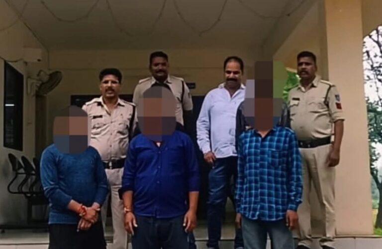 सारनी पुलिस की बड़ी कार्रवाई – बगडोना स्थित सट्टा फड़ पर दबिश पुरन सहित अन्य पकड़ाए 18 FB_IMG_1757625482068