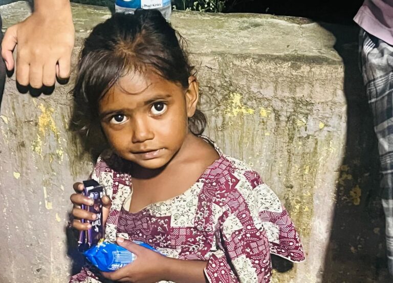 बच्ची अकेले रोते हुए मिली 13 FB_IMG_1758205140469