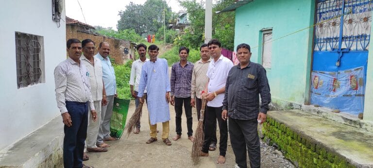 झल्लार मंडल के सभी बूथो पर मनाई दीनदयाल जयंती 24 IMG-20250925-WA0109