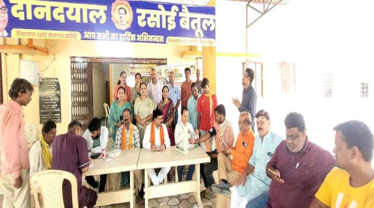 सेवा समर्पण ही भाजपा परिवार के संस्कार - सुधाकर पंवार 7 gin
