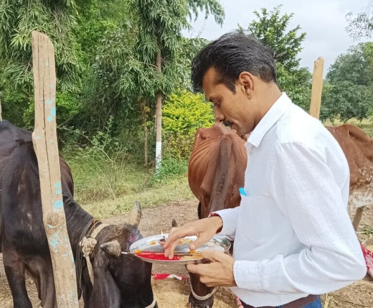 त्रिवेणी गौशाला में हर्षोल्लास से मनाया गोपाष्टमी पर्व, सैकड़ों लोग हुए शामिल 28 IMG-20251030-WA0058