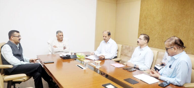 फॉलन आउट अतिथि विद्वानों को हर माह दो बार मिले स्थान चयन का अवसर : उच्च शिक्षा मंत्री श्री परमार 3 L-Bhopal161025073051