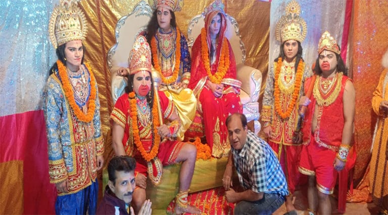 रामलीला के मंच पर श्रीराम का हुआ राज्याभिषेक भरत मिलाप, राजतिलक के बाद हुई भजन संध्या 31 ram