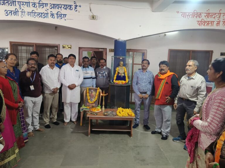 जननायक धरती आबा बिरसा मुंडा को 150वीं जयंती पर किया याद, 15 IMG-20251115-WA0058