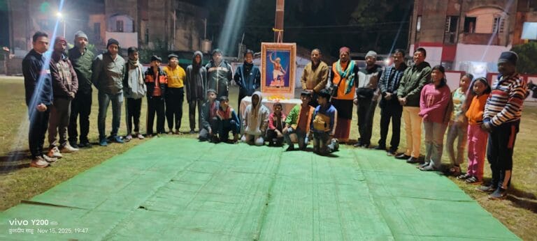 राष्ट्रीय स्वयंसेवक संघ सारनी ने धरती आबा भगवान बिरसा मुंडा की 150वीं जन्मजयंती मनाई 5 IMG-20251116-WA0055