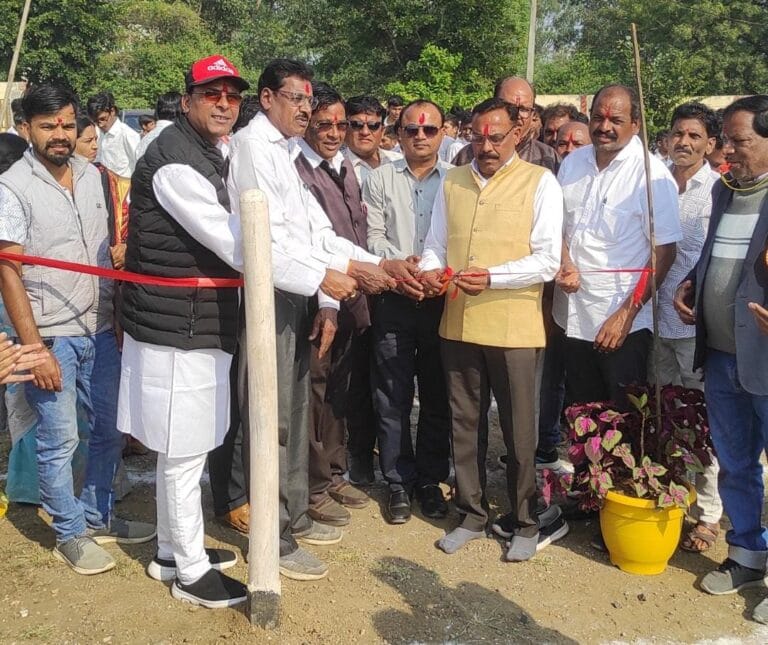 चिल्कापुर कलस्टर पर आयोजित सांसद खेल महोत्सव में खिलाड़ियों ने दिखाया जोश 25 IMG-20251121-WA0018